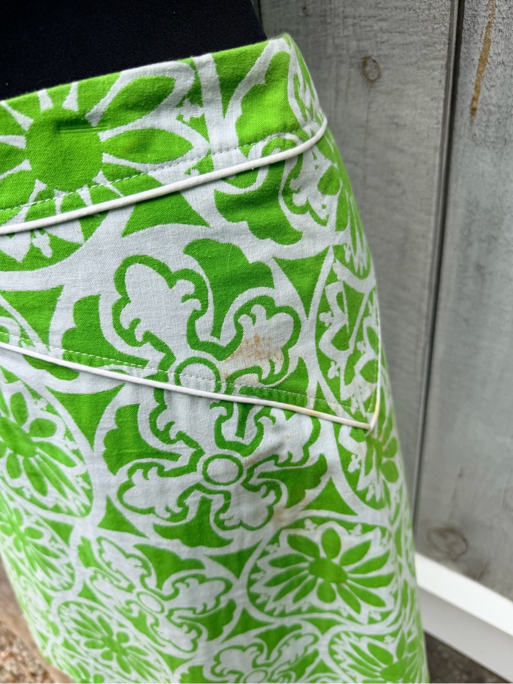 Lilly Pulitzer Green and White Floral Skirt - Picture 3 of 4